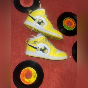 JORDAN 1 MID DYNAMIC YELLOW FLORAL🌻